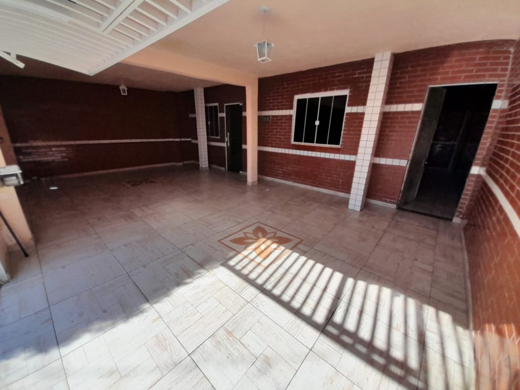 Sobrado para locacao no Tatuquara em Curitiba com 196m² por R$ 3.555,55