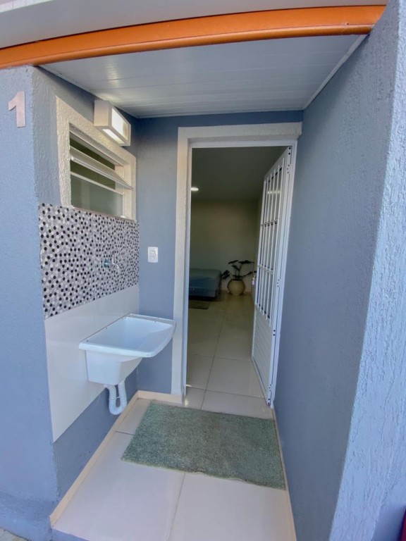 Studio para locacao no Iguaçú em Fazenda Rio Grande com 50m² por R$ 1.111,11