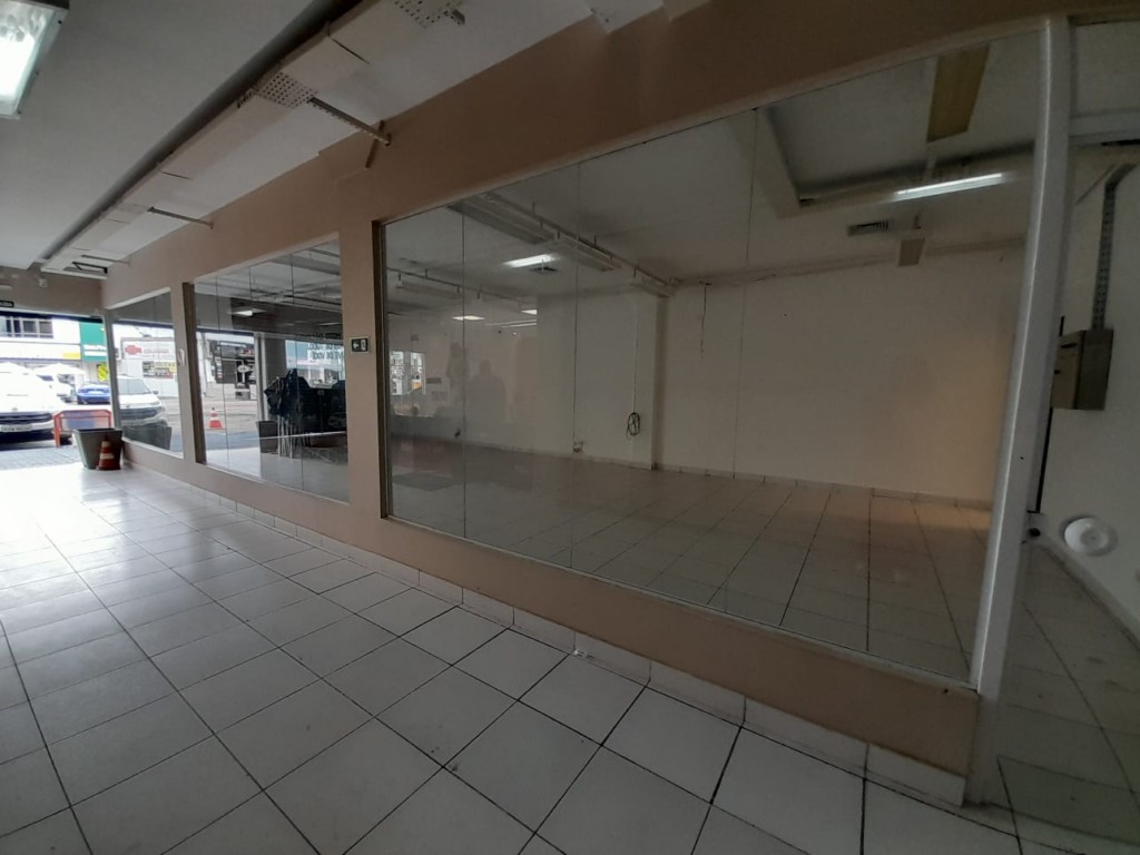 Loja para locacao no Nacoes em Fazenda Rio Grande com 81,57m² por R$ 3.888,88