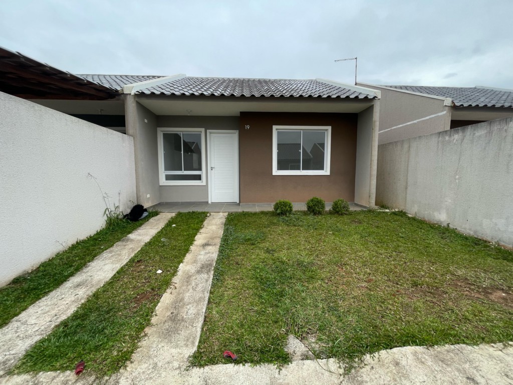 Casa Residencial para locacao no Estados em Fazenda Rio Grande com 45m² por R$ 944,44