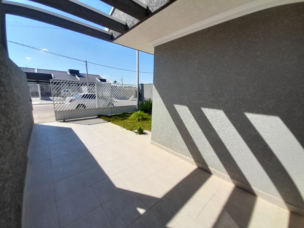 Casa Residencial para locacao no Gralha Azul em Fazenda Rio Grande com 87m² por R$ 2.000,00