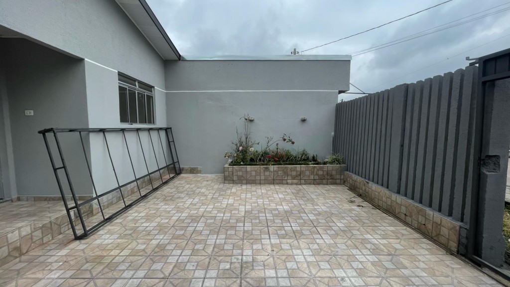 Casa Residencial para locacao no Eucaliptos em Fazenda Rio Grande com 90m² por R$ 1.950,00