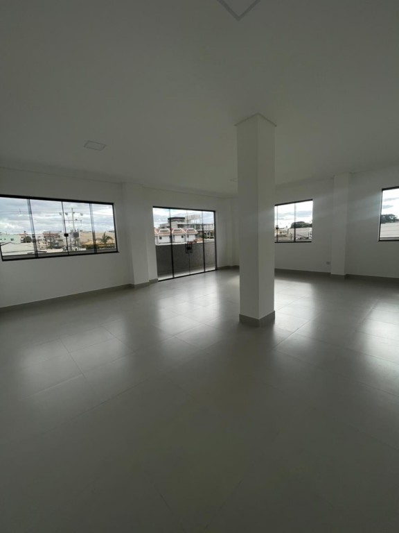 Cjto Comercial_sala para locacao no Eucaliptos em Fazenda Rio Grande com 61,61m² por R$ 4.444,44