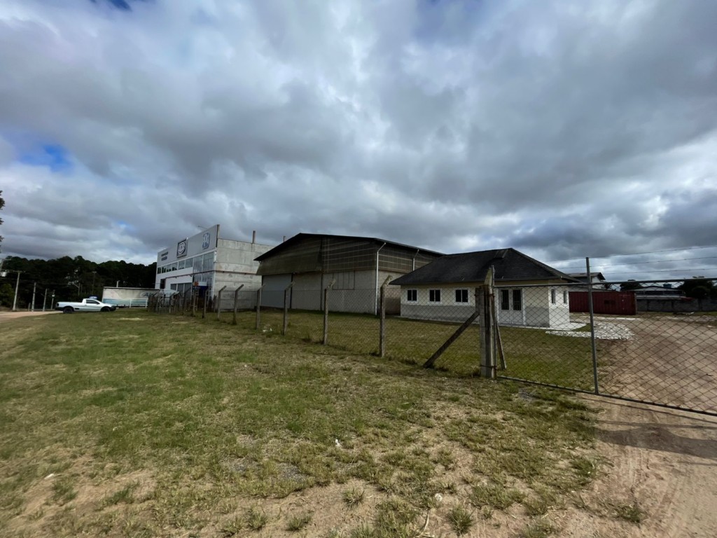 Barracão_galpão para locacao no Eucaliptos em Fazenda Rio Grande com 840m² por R$ 20.555,55