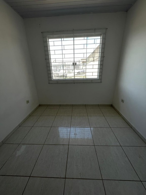 Casa Residencial para locacao no Gralha Azul em Fazenda Rio Grande com 60m² por R$ 1.777,77