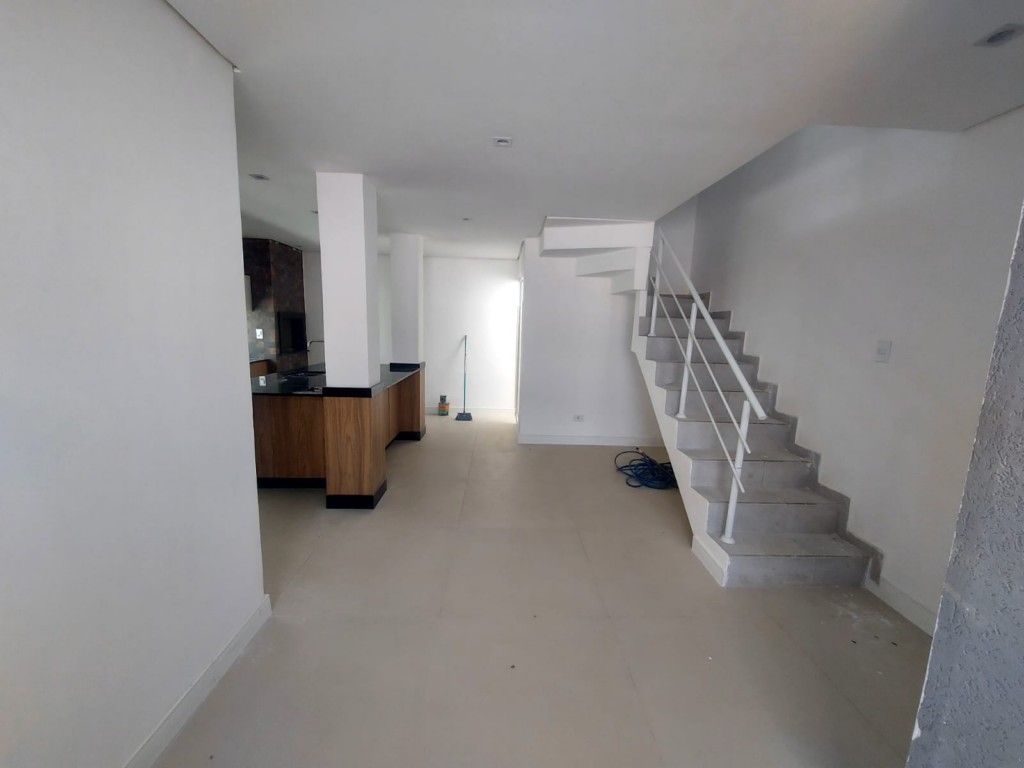 Sobrado para locacao no Iguaçú em Fazenda Rio Grande com 71m² por R$ 1.888,88