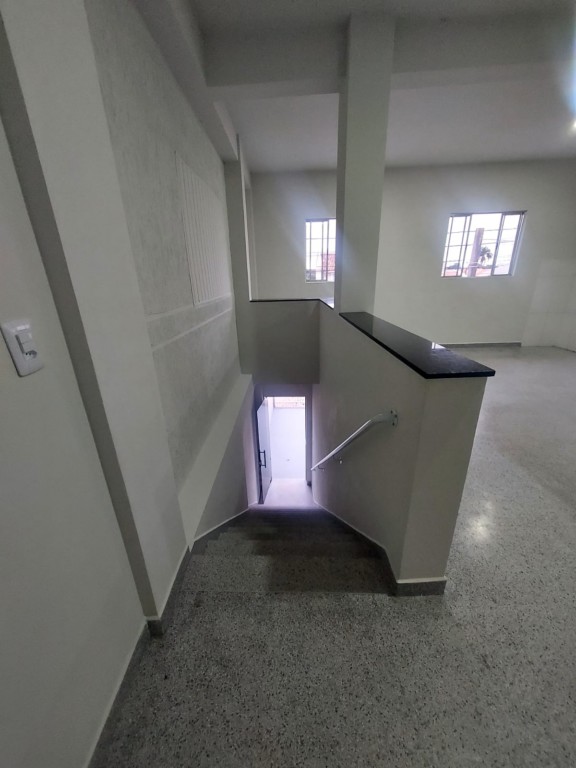 Cjto Comercial_sala para locacao no Estados em Fazenda Rio Grande com 35m² por R$ 1.888,88