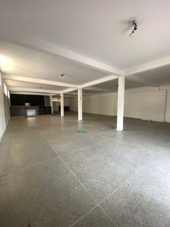 Loja para locacao no Estados em Fazenda Rio Grande com 280m² por R$ 3.888,88