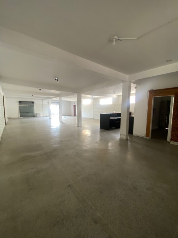 Loja para locacao no Estados em Fazenda Rio Grande com 280m² por R$ 3.888,88