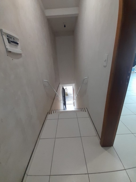 Cjto Comercial_sala para locacao no Estados em Fazenda Rio Grande com 120m² por R$ 2.555,55