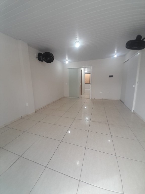 Cjto Comercial_sala para locacao no Iguaçú em Fazenda Rio Grande com 160m² por R$ 1.333,33