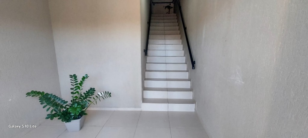 Apartamento para locacao no Eucaliptos em Fazenda Rio Grande com 45m² por R$ 1.111,11