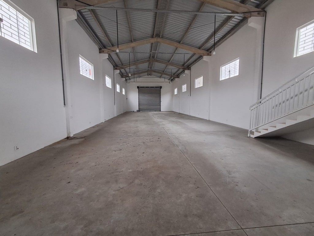 Barracão_galpão para locacao no Eucaliptos em Fazenda Rio Grande com 306m² por R$ 11.111,11