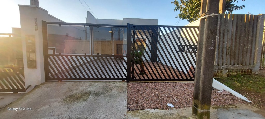 Casa Residencial para locacao no Iguaçú em Fazenda Rio Grande com 70m² por R$ 2.555,55
