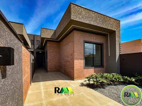 Casa Residencial para venda no Estados em Fazenda Rio Grande com 90m² por R$ 890.000,00