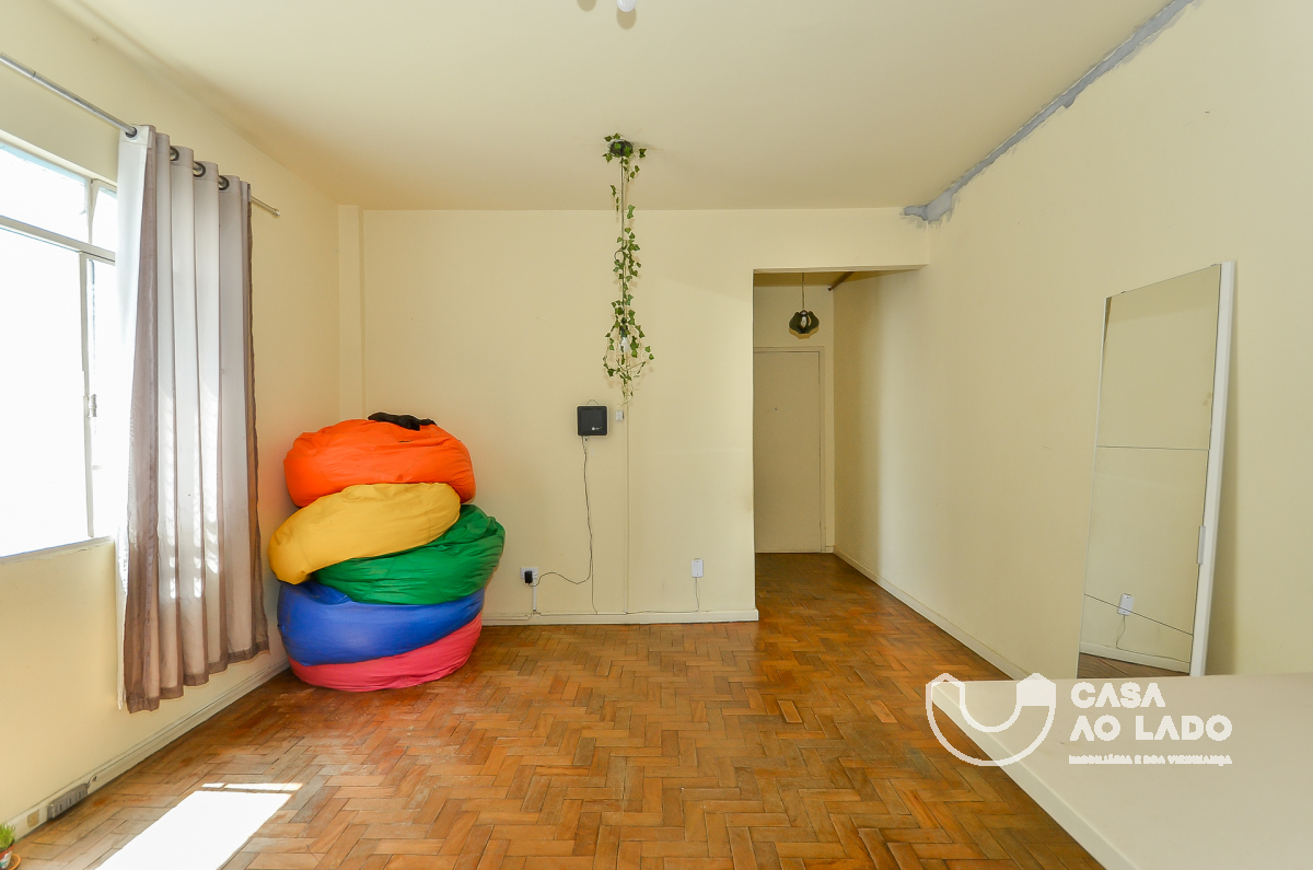Apartamento para venda no Centro em Curitiba com 111,20m² por R$ 290.000,00