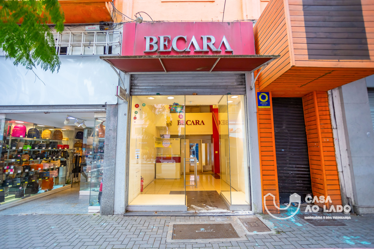 Loja para locacao no Centro em Curitiba com 30,00m² por R$ 6.000,00