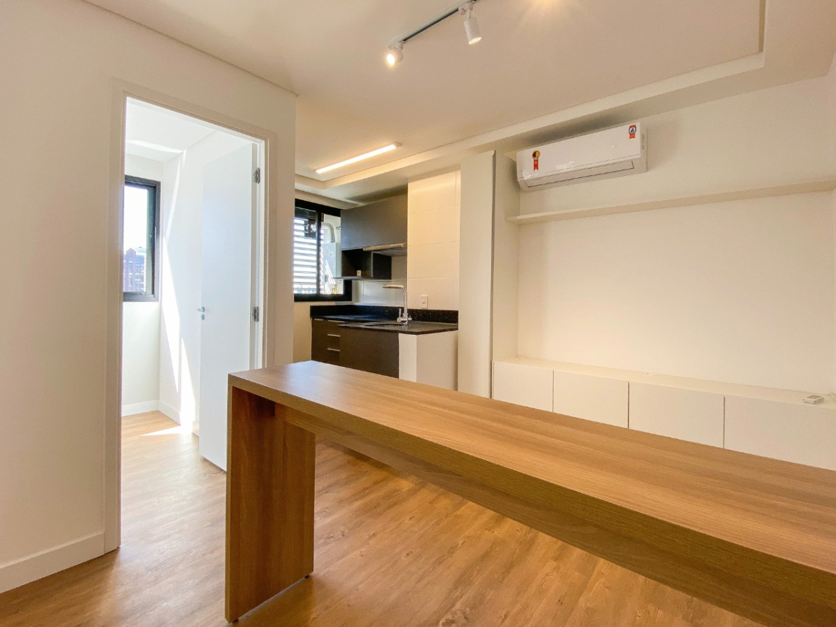 Apartamento para locacao no Centro em Curitiba com 38,10m² por R$ 2.100,00