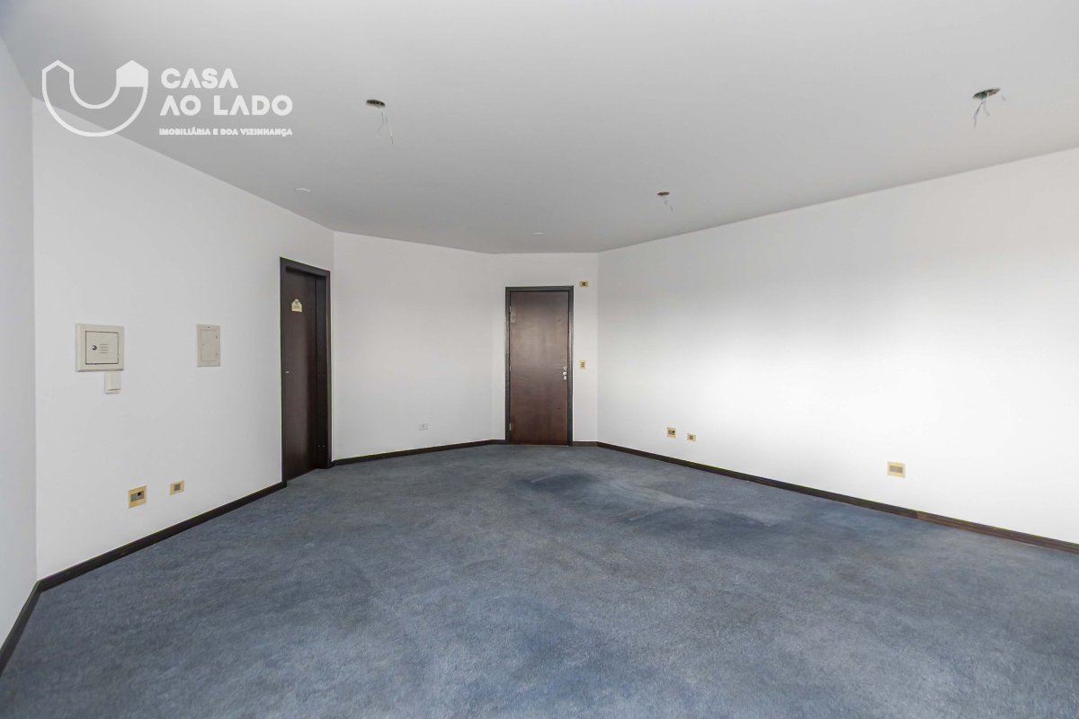 Imovel Comercial para locacao no Centro em Curitiba com 64,00m² por R$ 890,00