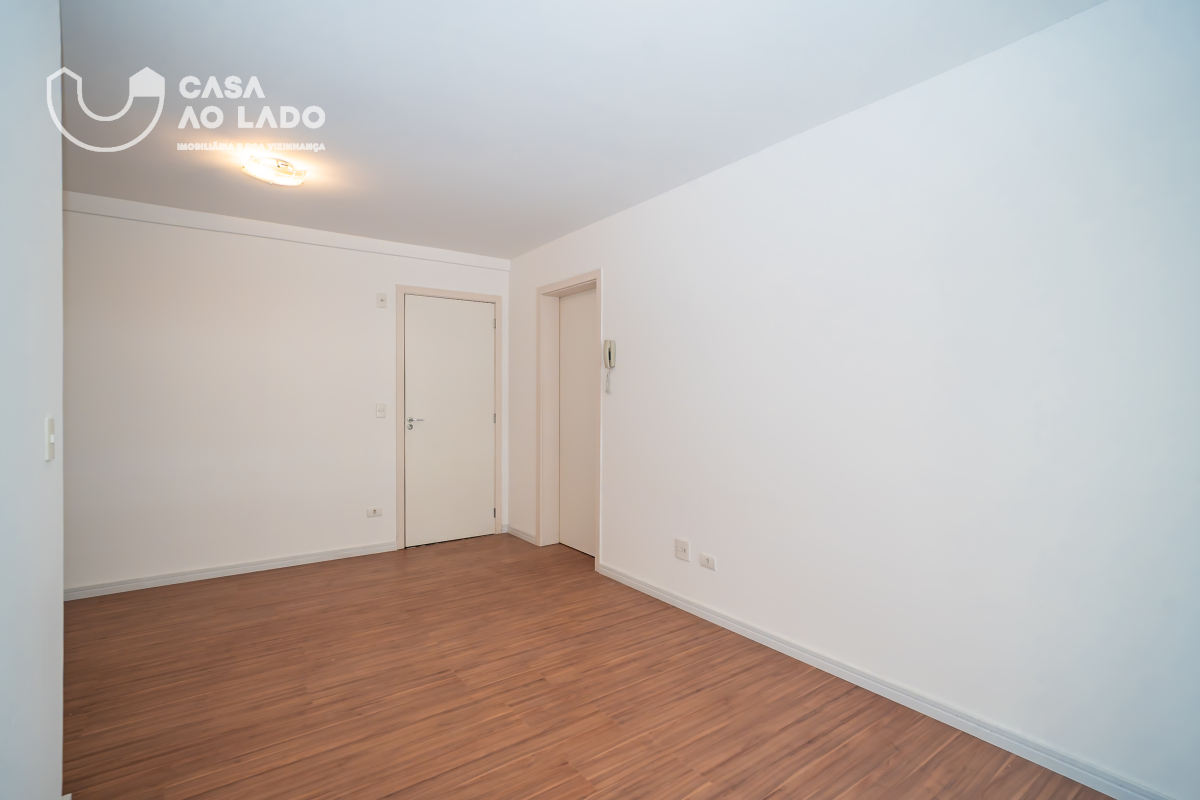 Apartamento para locacao no Centro em Curitiba com 85,00m² por R$ 2.500,00
