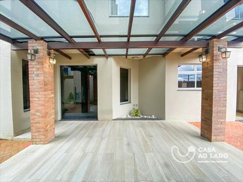 Casa Residencial para locacao no Seminário em Curitiba com 200m² por R$ 5.900,00