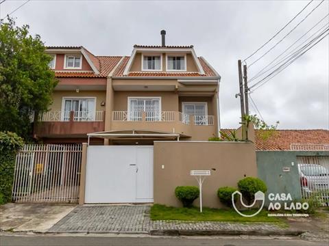 Sobrado para venda no Cajuru em Curitiba com 179m² por R$ 830.000,00