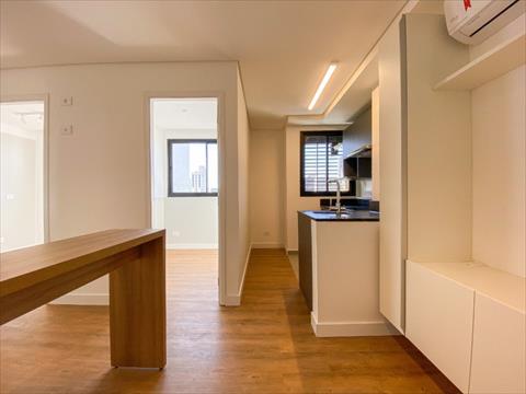Apartamento para locacao no Centro em Curitiba com 38,10m² por R$ 2.100,00