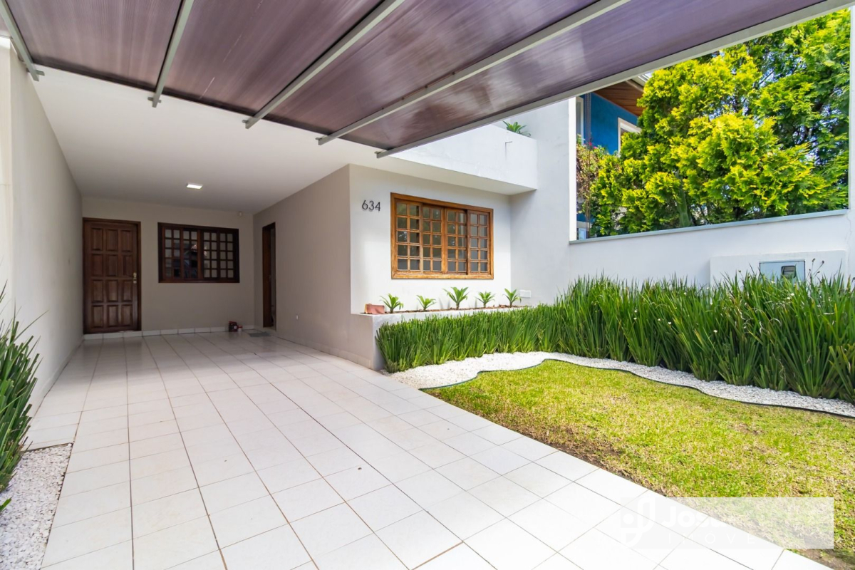 Sobrado para venda no Uberaba em Curitiba com 212m² por R$ 998.000,00