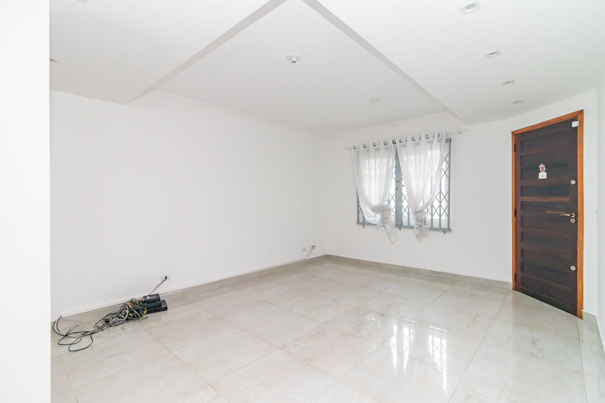Sobrado para locacao no Guabirotuba em Curitiba com 0,00m² por R$ 4.360,00