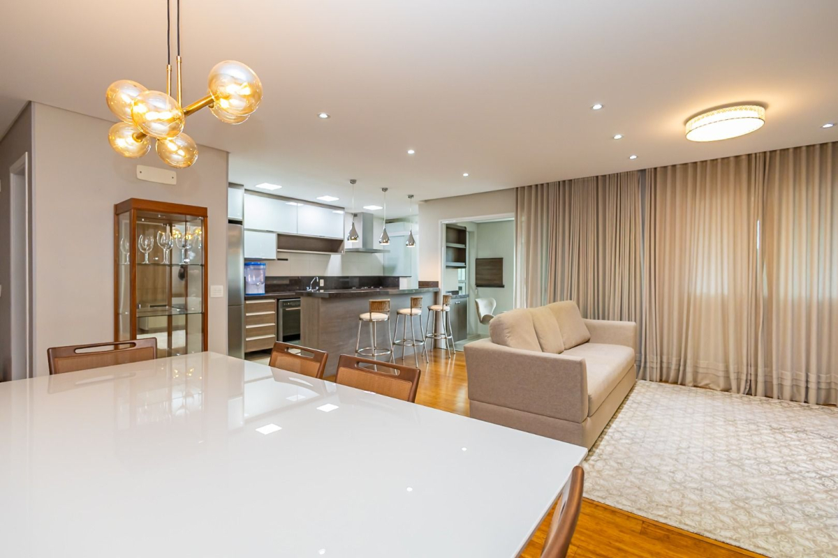 Apartamento para locacao no Boa Vista em Curitiba com 124,00m² por R$ 8.000,00