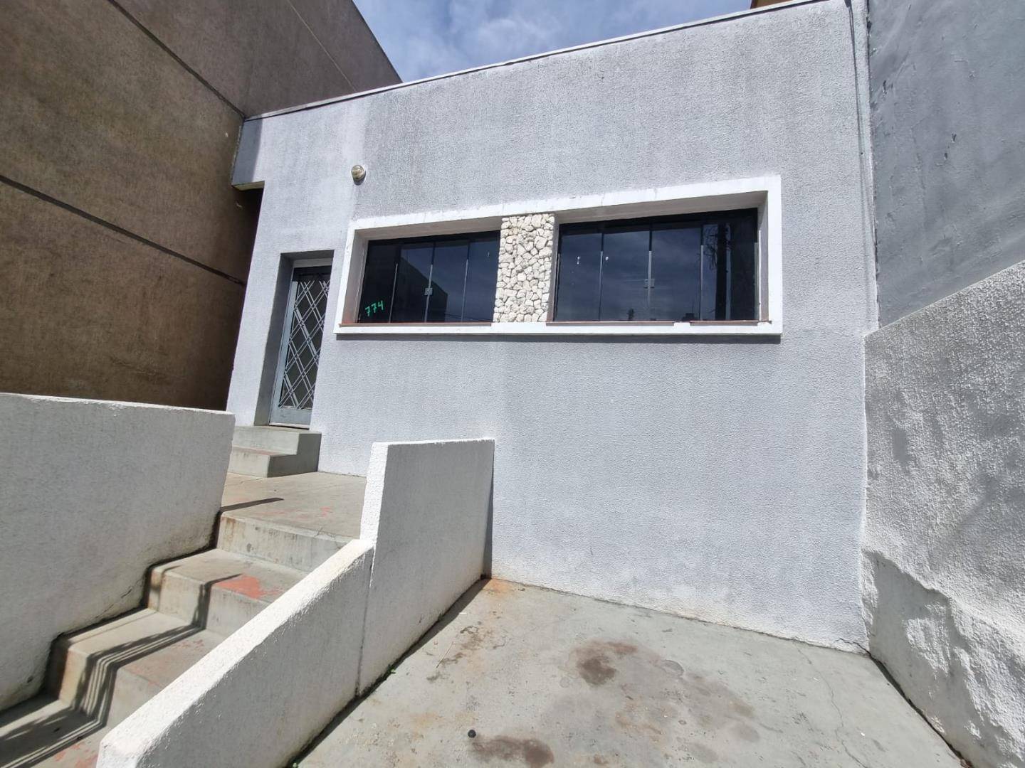Sala para locacao no Centro em Ponta Grossa com 50m² por R$ 1.100,00