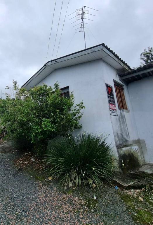 Casa para locacao no Centro em Ponta Grossa com 0m² por R$ 670,00