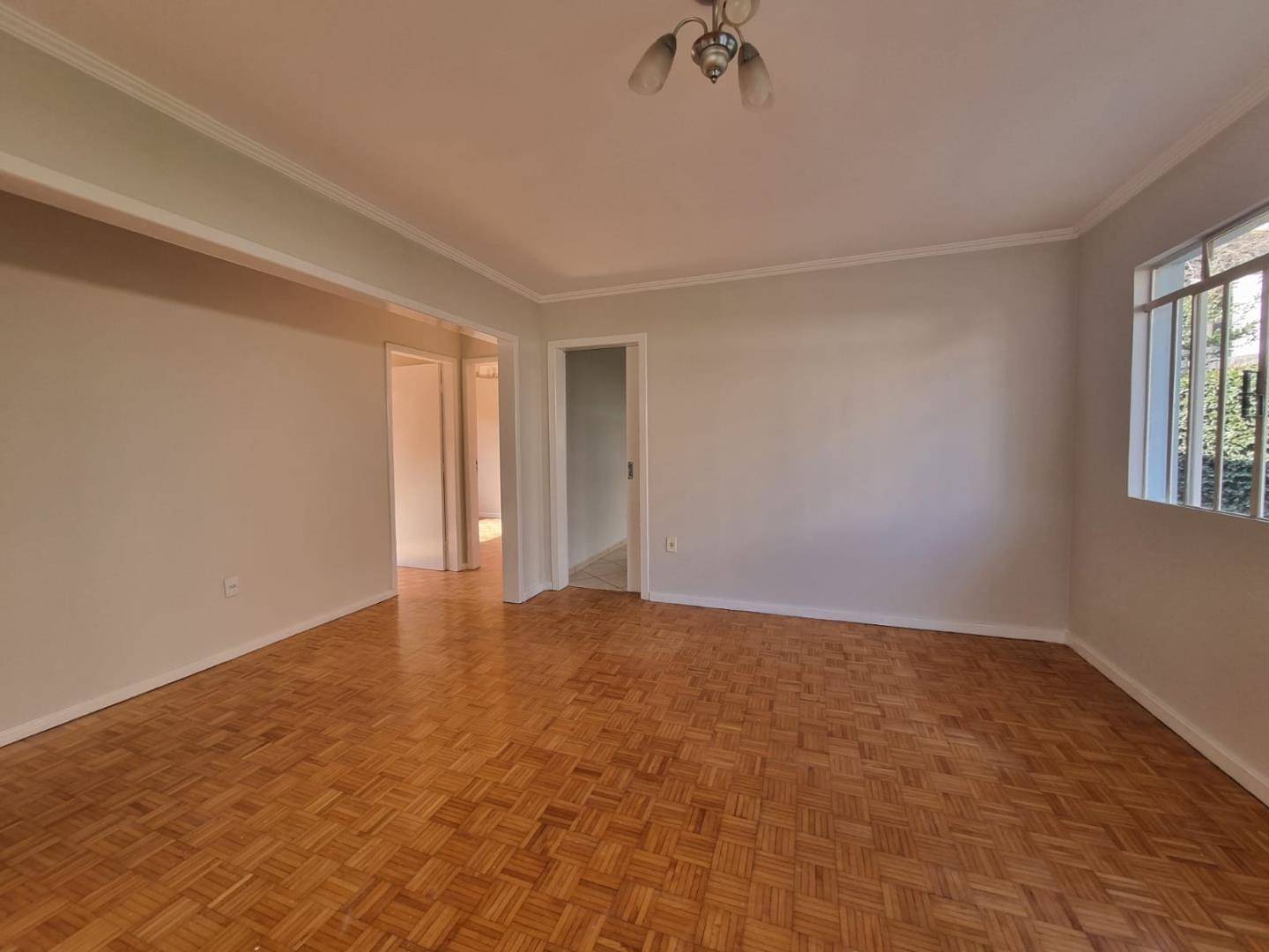 Casa para venda no Uvaranas em Ponta Grossa com 159,99m² por R$ 850.000,00