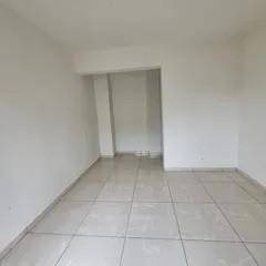 Sala para locacao no Centro em Ponta Grossa com 12m² por R$ 850,00