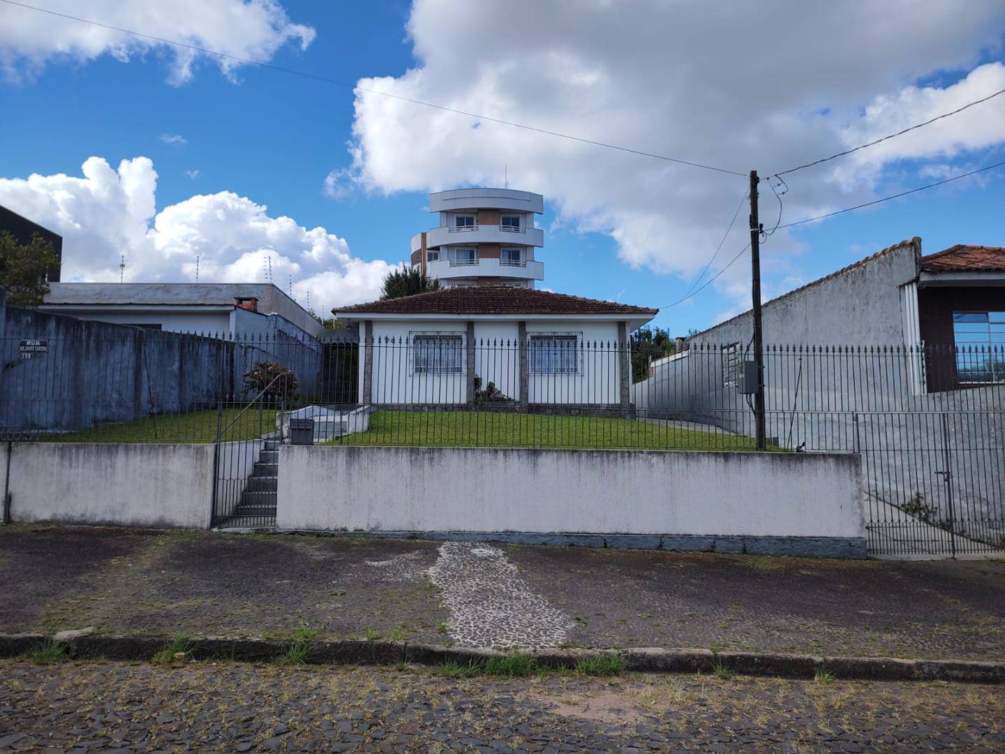 Terreno para venda no Jardim Carvalho em Ponta Grossa com 660m² por R$ 1.000.000,00