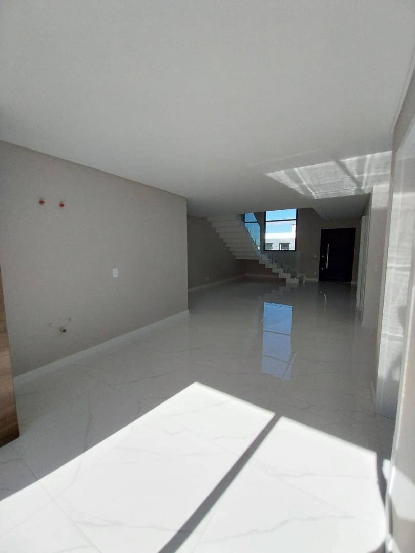 Casa para venda no Cara-cara em Ponta Grossa com 171,7m² por R$ 890.000,00