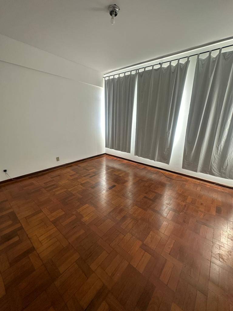 Apartamento para locacao no Centro em Ponta Grossa com 155m² por R$ 1.890,00