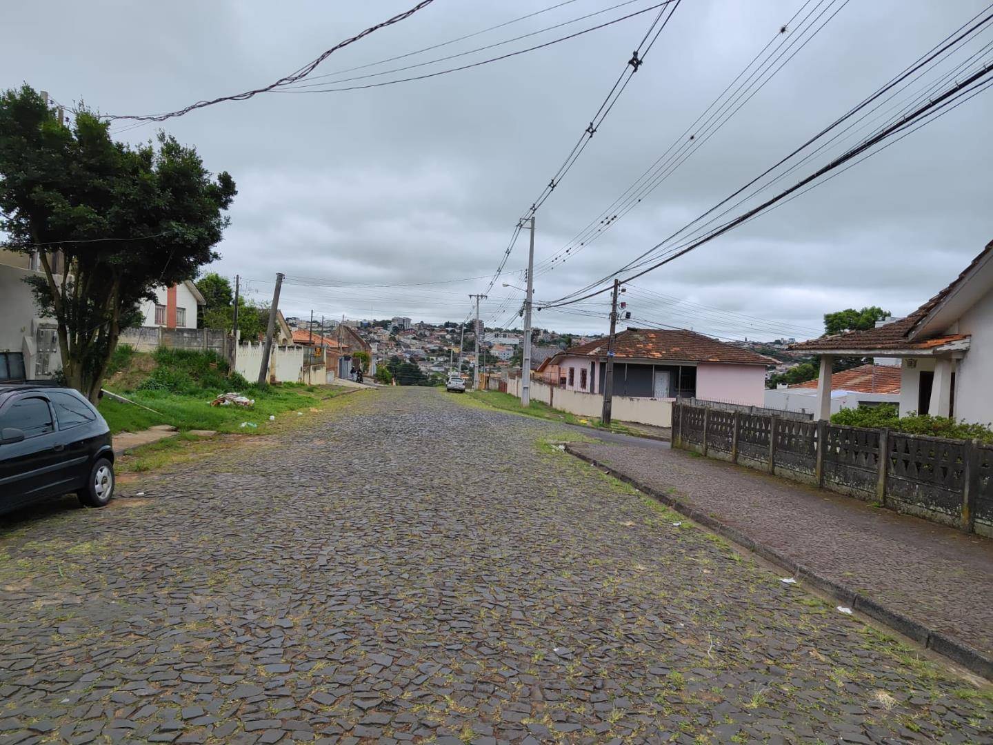 Terreno para venda no Uvaranas em Ponta Grossa com 484m² por R$ 400.000,00