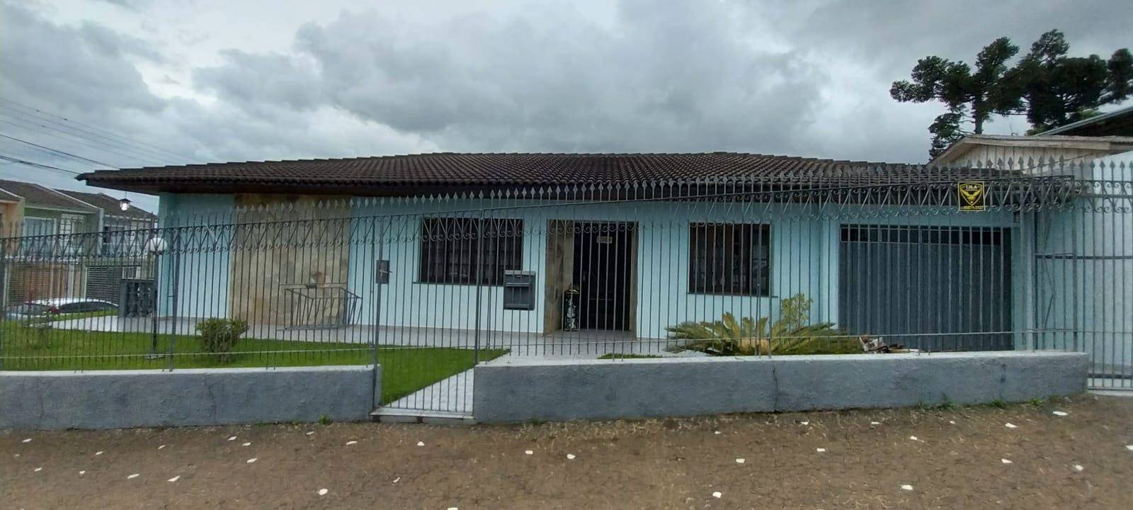 Casa para venda no Uvaranas em Ponta Grossa com 380,1m² por R$ 499.000,00