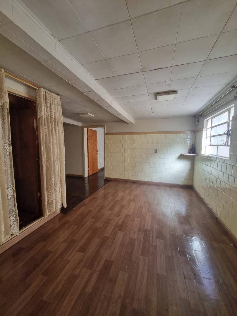 Casa para venda no Centro em Ponta Grossa com 117,5m² por R$ 330.000,00