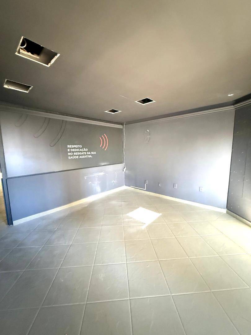 Casa para vendalocacaovenda e locacao no Centro em Ponta Grossa com 200m² por R$ 739.000,002.990,00