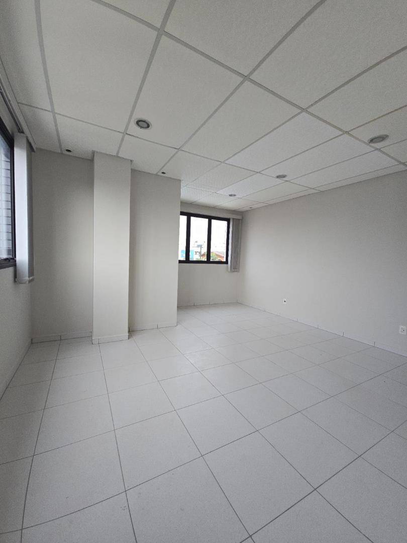 Sala para locacao no Centro em Ponta Grossa com 56m² por R$ 1.500,00