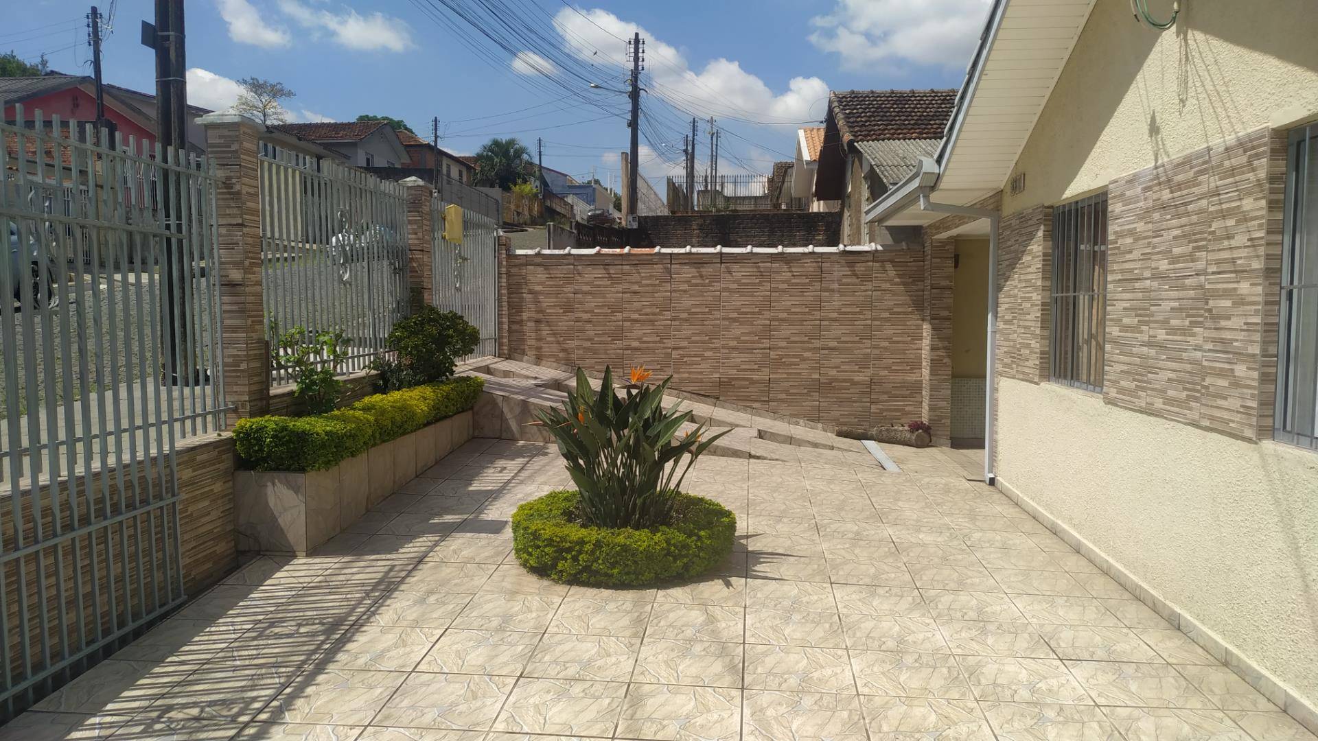Casa para venda no Contorno em Ponta Grossa com 288m² por R$ 250.000,00