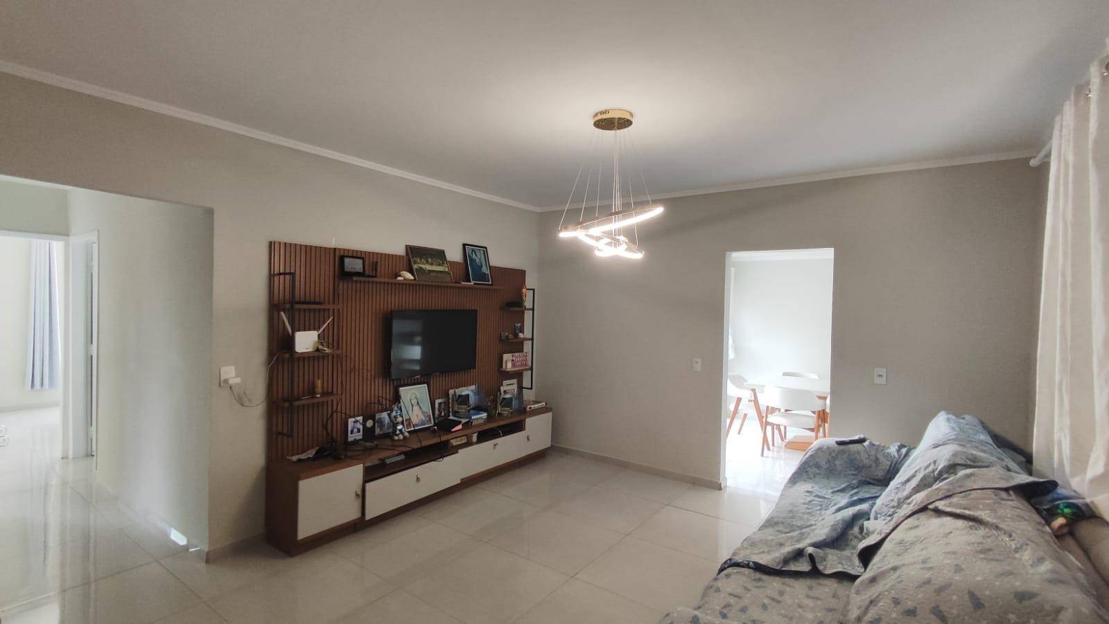 Casa para venda no Uvaranas em Ponta Grossa com 672m² por R$ 750.000,00