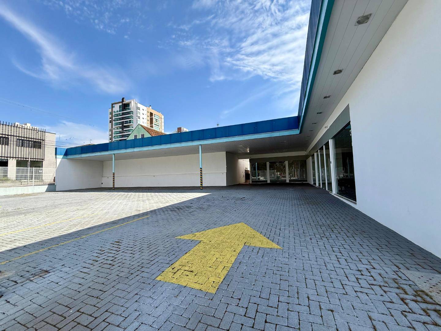 Sala para locacao no Centro em Ponta Grossa com 1.000m² por R$ 25.000,00