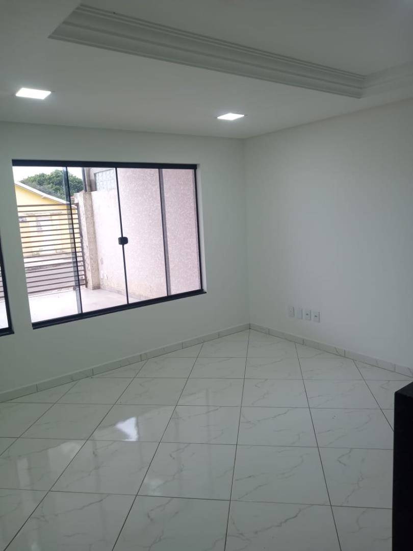 Sobrado para locacao no Uvaranas em Ponta Grossa com 70m² por R$ 2.300,00