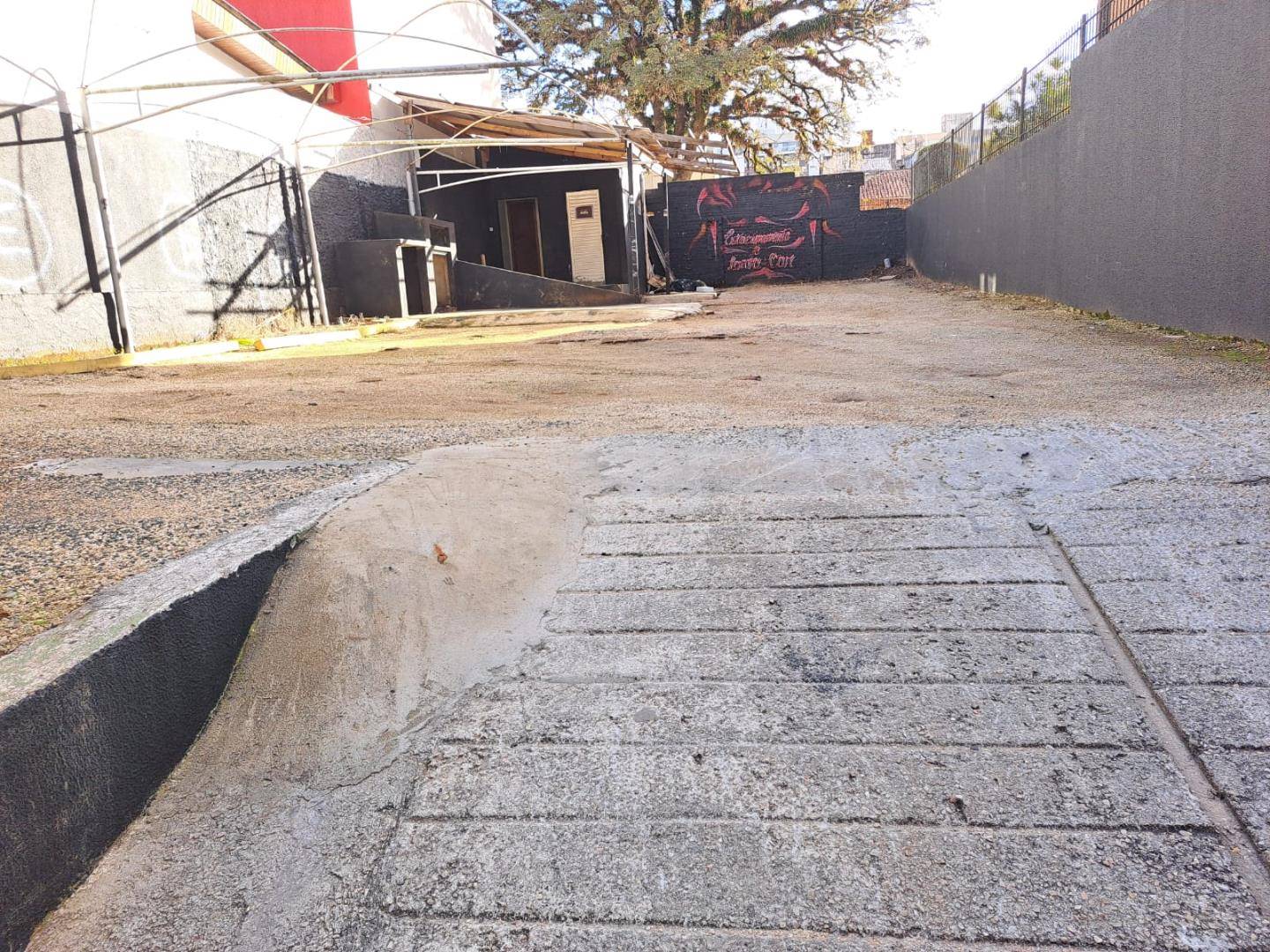 Terreno para locacao no Centro em Ponta Grossa com 245m² por R$ 2.500,00