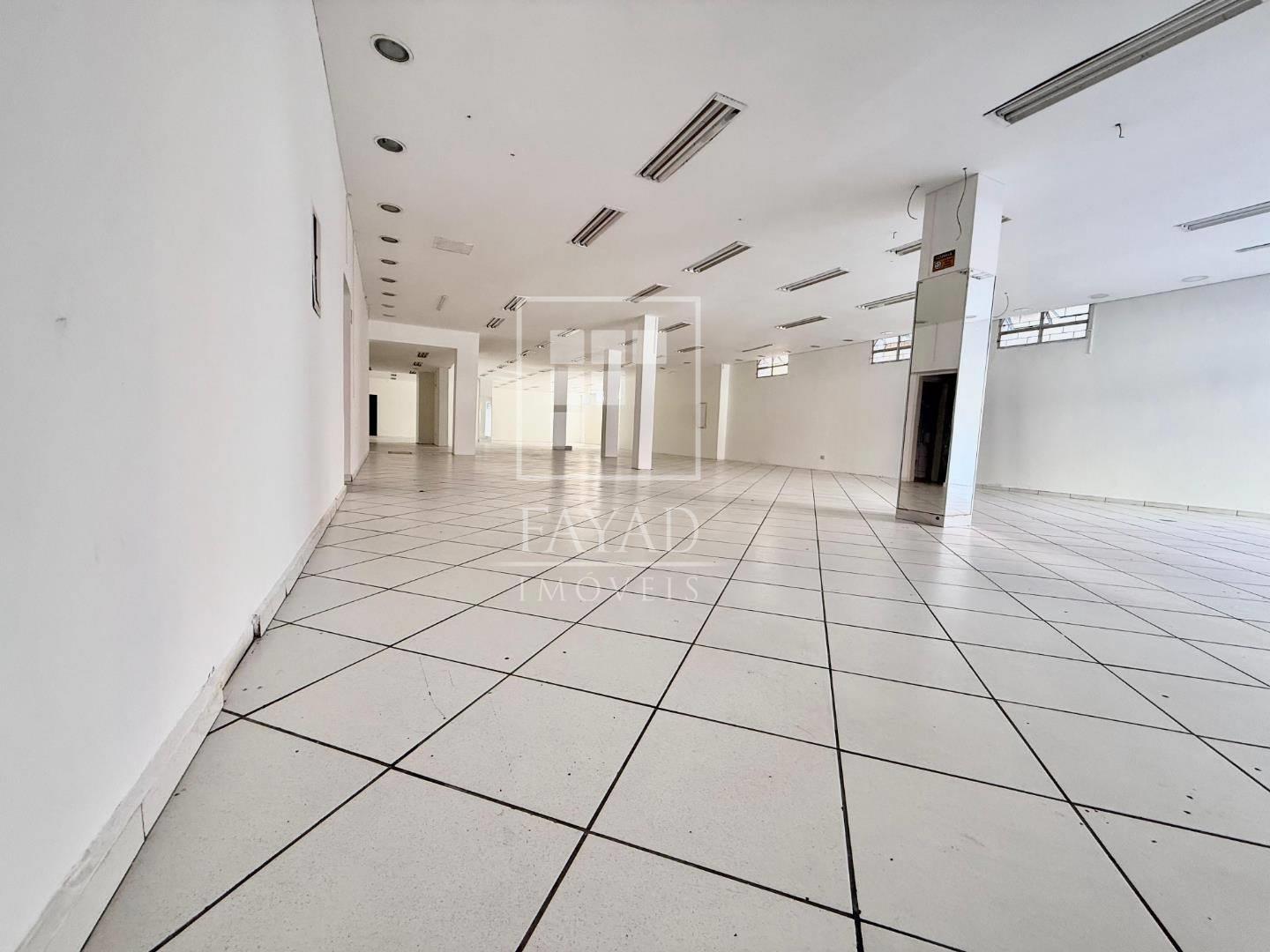 Loja para vendalocacaovenda e locacao no Centro em Ponta Grossa com 1.250m² por R$ 0,0028.000,00