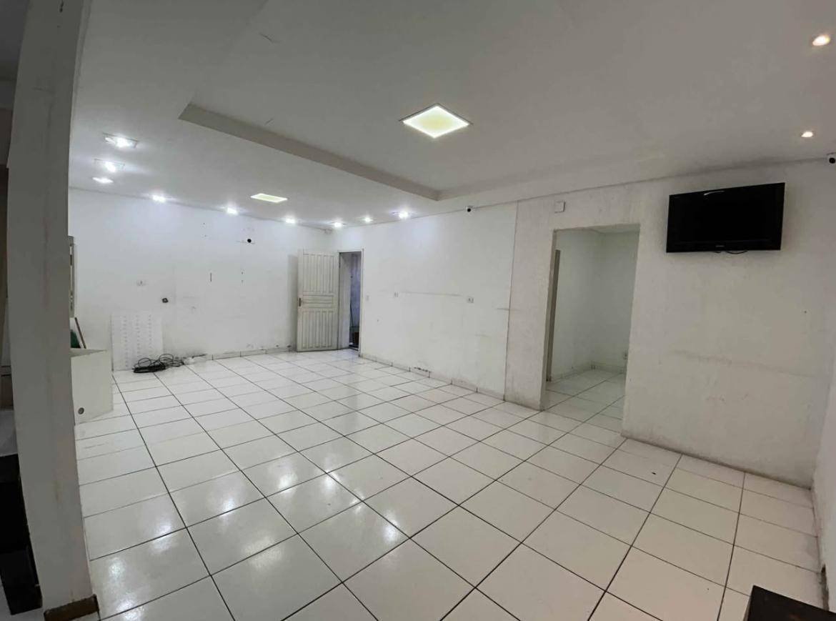 Sala para locacao no Centro em Ponta Grossa com 80m² por R$ 4.400,00