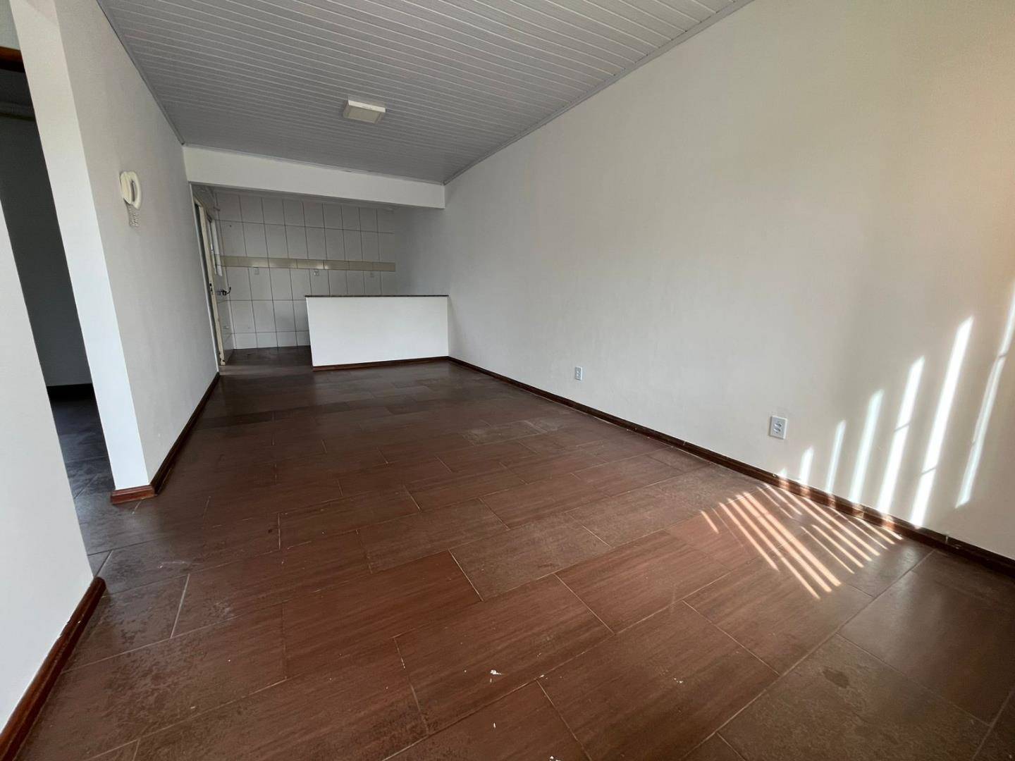 Casa Residencial para locacao no Oficinas em Ponta Grossa com 55m² por R$ 1.000,00